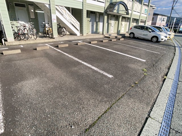 ブリリアント21の駐車場