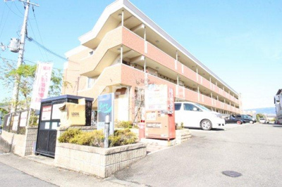 【外観】 | シャルマン小野 | 外はこのようになっています