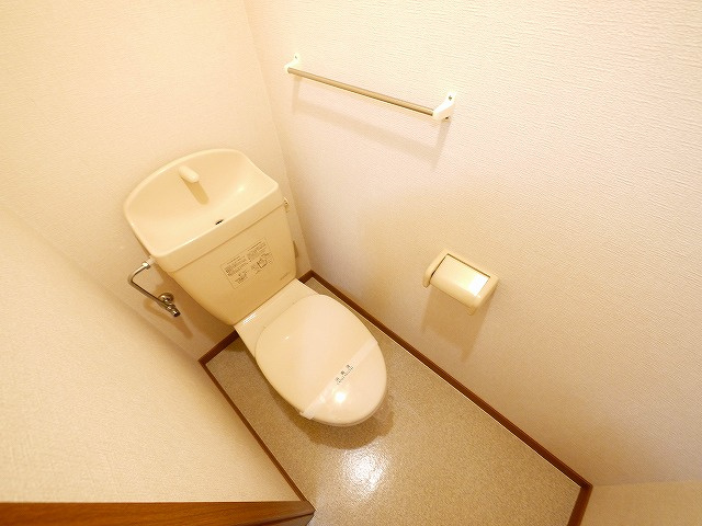 エストリーヴのトイレ|ゆったりとした空間のトイレです