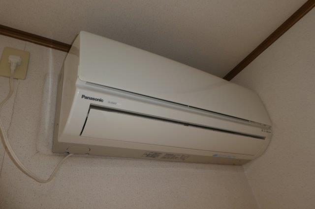 岡山市北区小山のアパートの設備|エアコン