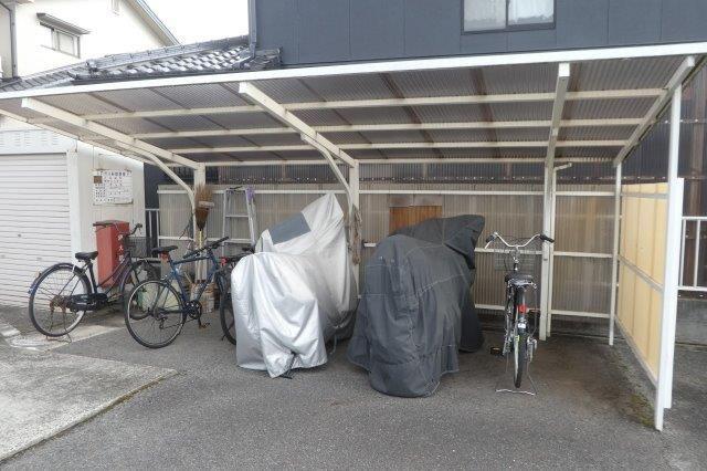 岡山市北区小山のアパートのその他共用部分|自転車置き場