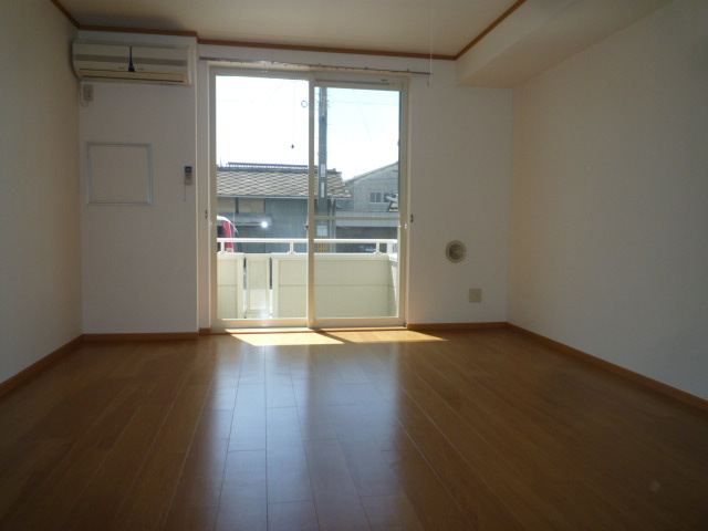 ソレイユKの居間・リビング|洋室