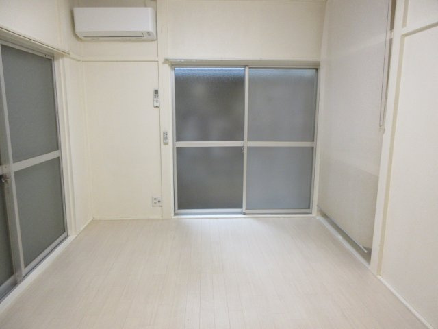 プチメゾン日吉の洋室