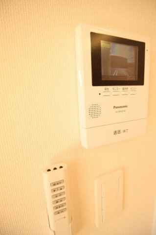 ビバーチェ（ペット飼育可）のセキュリティ|カメラ付インターホン
