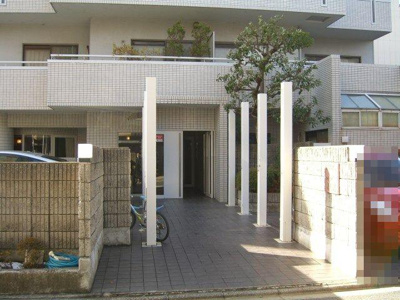 【エントランス】 | ロイヤルコート柳馬場