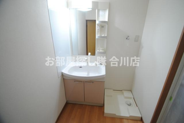 久留米市野中町の一戸建ての独立洗面台