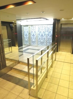 【エントランス】