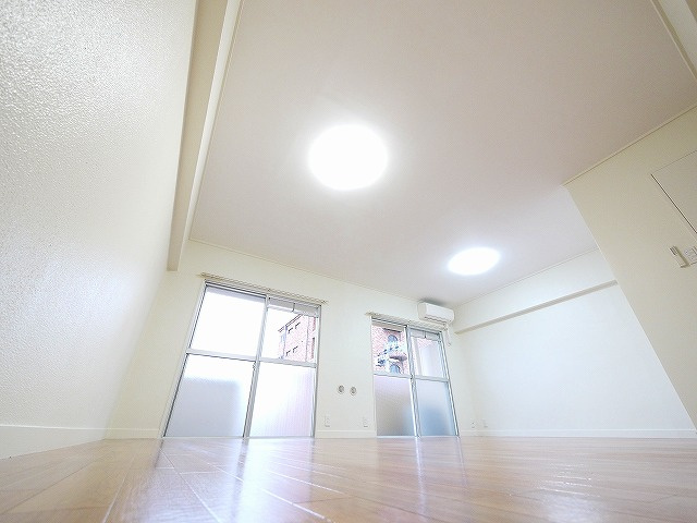 アルファコートの洋室