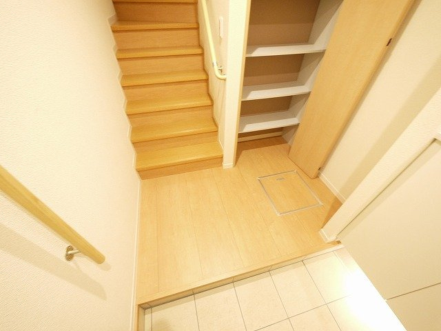 シャーメゾン石上の収納|広い玄関です