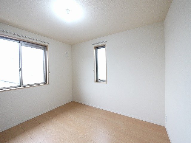 シャーメゾン石上の寝室|使い勝手のいい寝室です