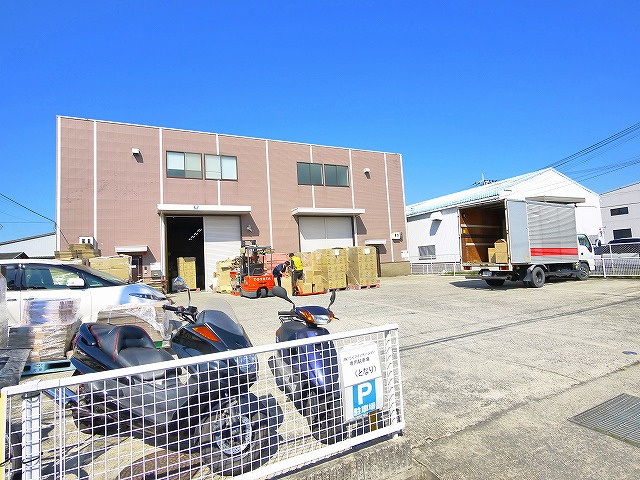 北之庄西町２丁目事務所付倉庫の外観