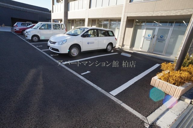ガナドールの駐車場