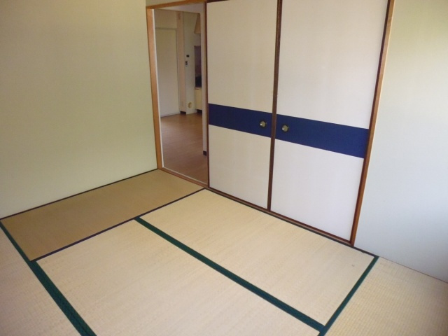 シャルメーヌの寝室