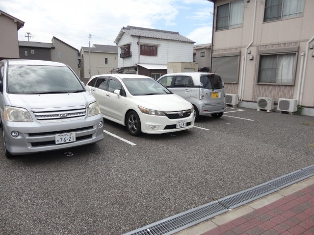 サン・クレールの駐車場