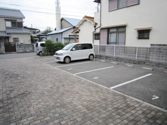 グランシャリオソシアの駐車場