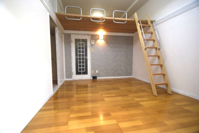 Smile大久保の居間・リビング