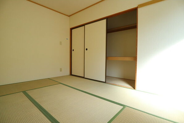 メゾン有瀬の和室