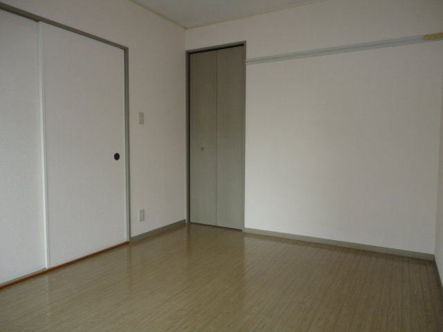 サンハイム西海の洋室