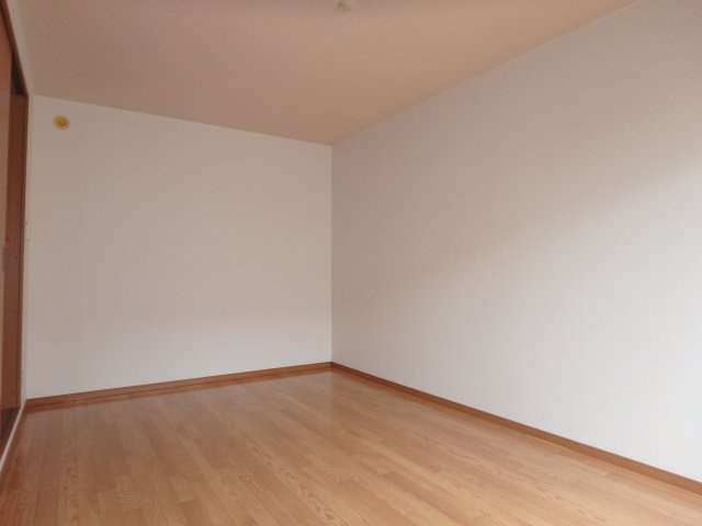 ガーディニアシティ稲荷町の洋室