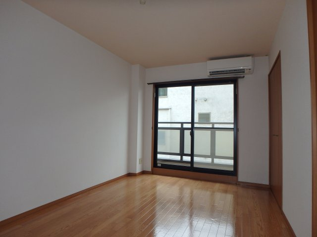 ガーディニアシティ稲荷町の洋室