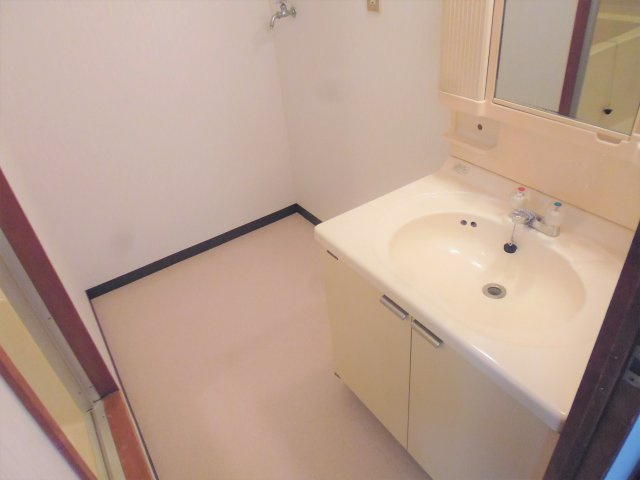 山手マンションの洗面所