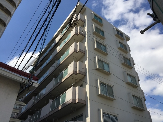 アビタシオン中崎の外観