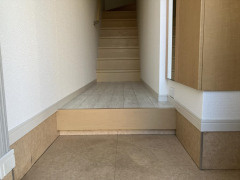 リュクス西明石2の玄関