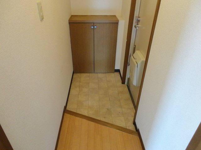 マンションギュゼール2の玄関