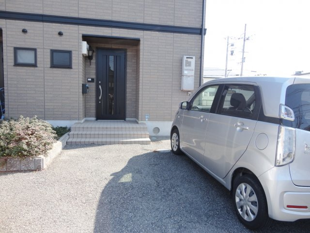 二ツ屋タウンハウスの駐車場
