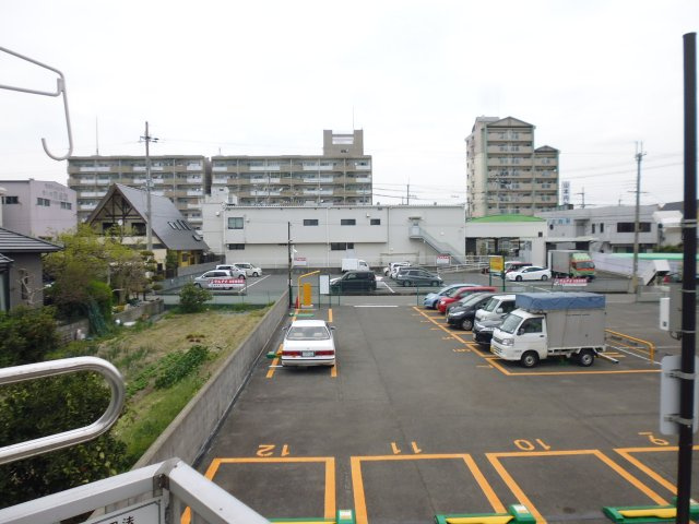 ポプリ枝吉の駐車場