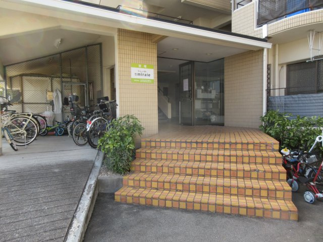 コンテンポラリー貴崎のエントランス