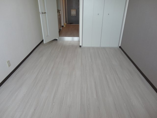 マンション望　伊川谷の洋室