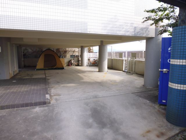 プラージュメイト松江浜の駐車場