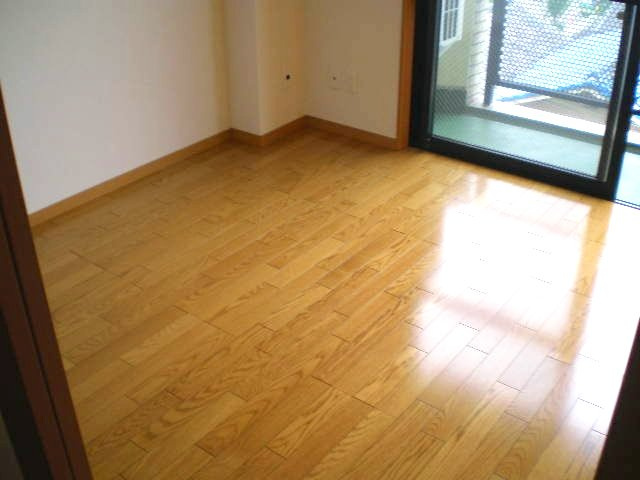 マンション美苑の洋室