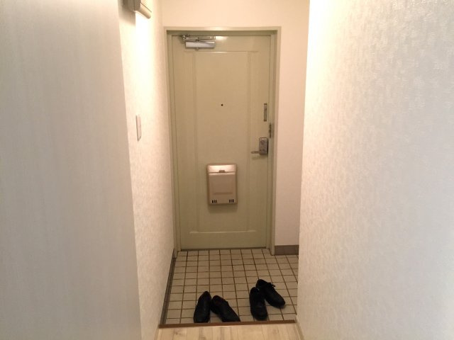 ホワイトヴィレッジの玄関