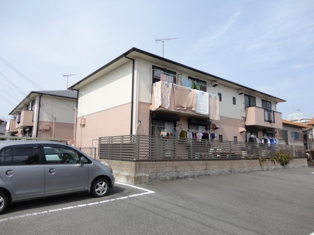 ハイツ王塚の外観