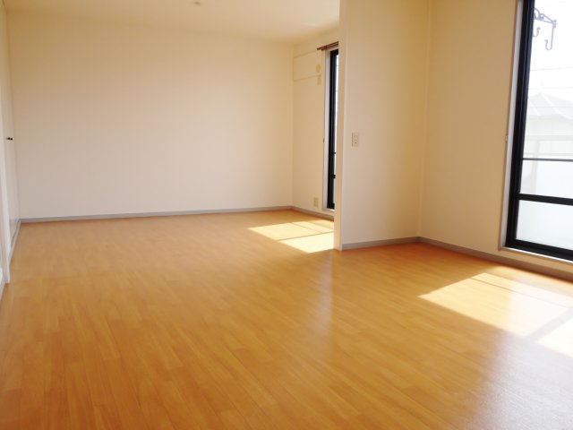 ハイツ王塚の居間・リビング