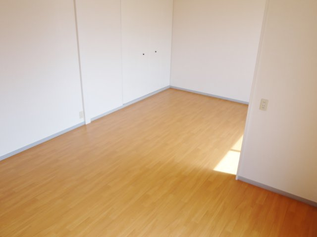 ハイツ王塚の居間・リビング