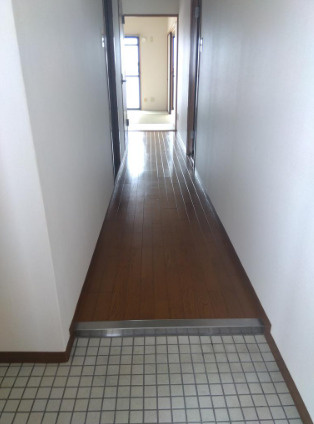 マノワールＩＮＯの玄関