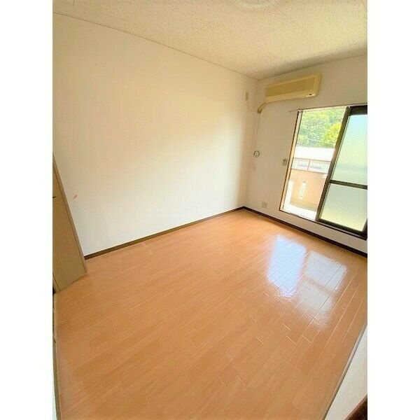 ハイツムーミンの洋室