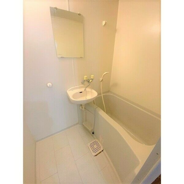 ハイツムーミンの浴室