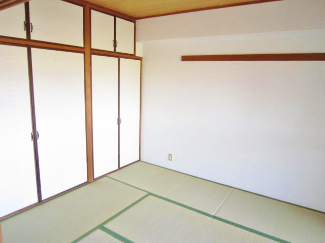 パールシャトー藤江駅前の居間・リビング|和室6帖