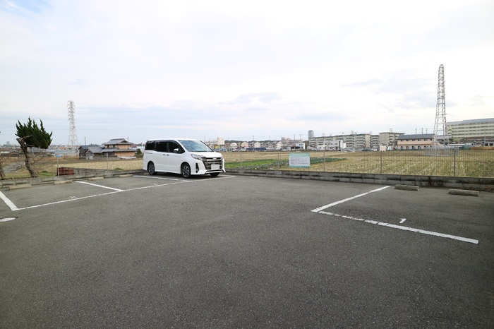 グランドゥールの駐車場