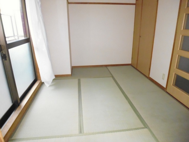グリシーヌ静徳の寝室