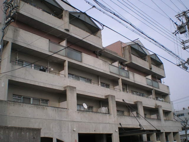 明石市硯町３丁目の賃貸マンションの外観