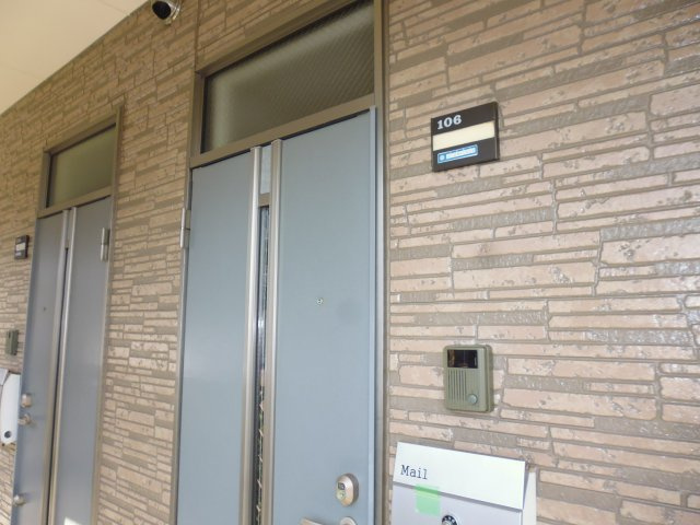 グランポン魚住の玄関