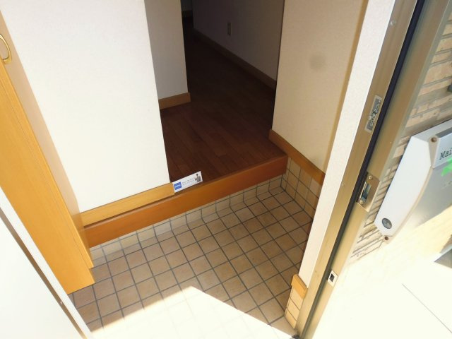 グランポン魚住の玄関