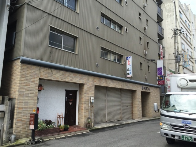 啓明ビルの外観