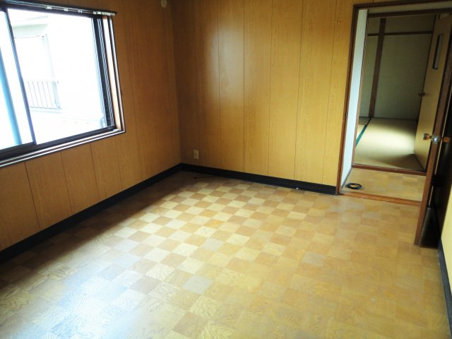 高木ハイツの洋室