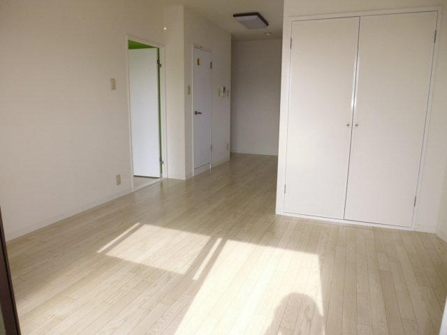 ブルーハイツ北別府の居間・リビング